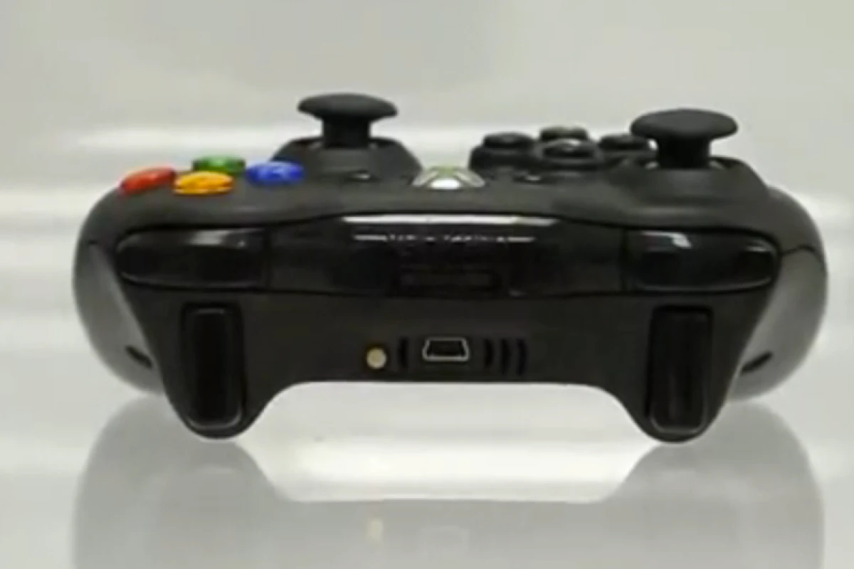 Evil's controller, with the integrated battery