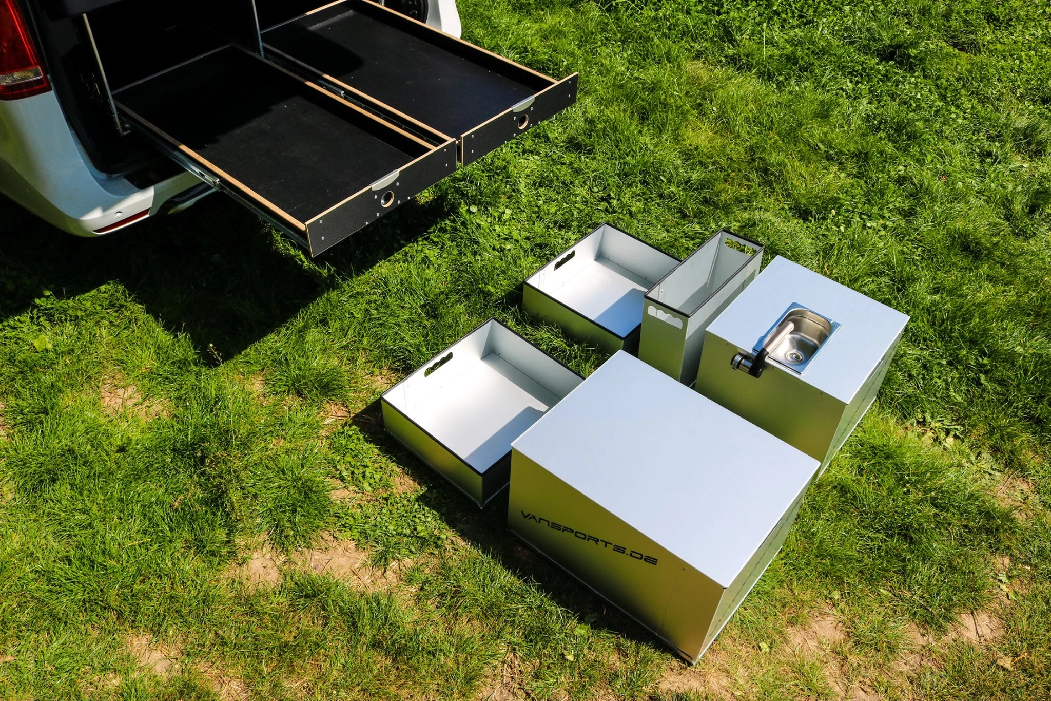 A look at the storage components Hartmann fits to each slide