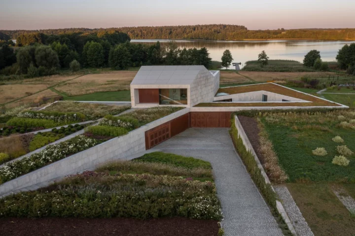 Embracing the landscape: this home’s garden roof creates a lush canopy