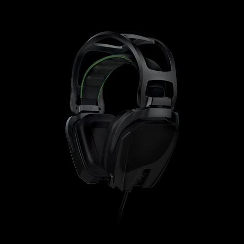 The Razer Tiamat features padded leatherette ear cups