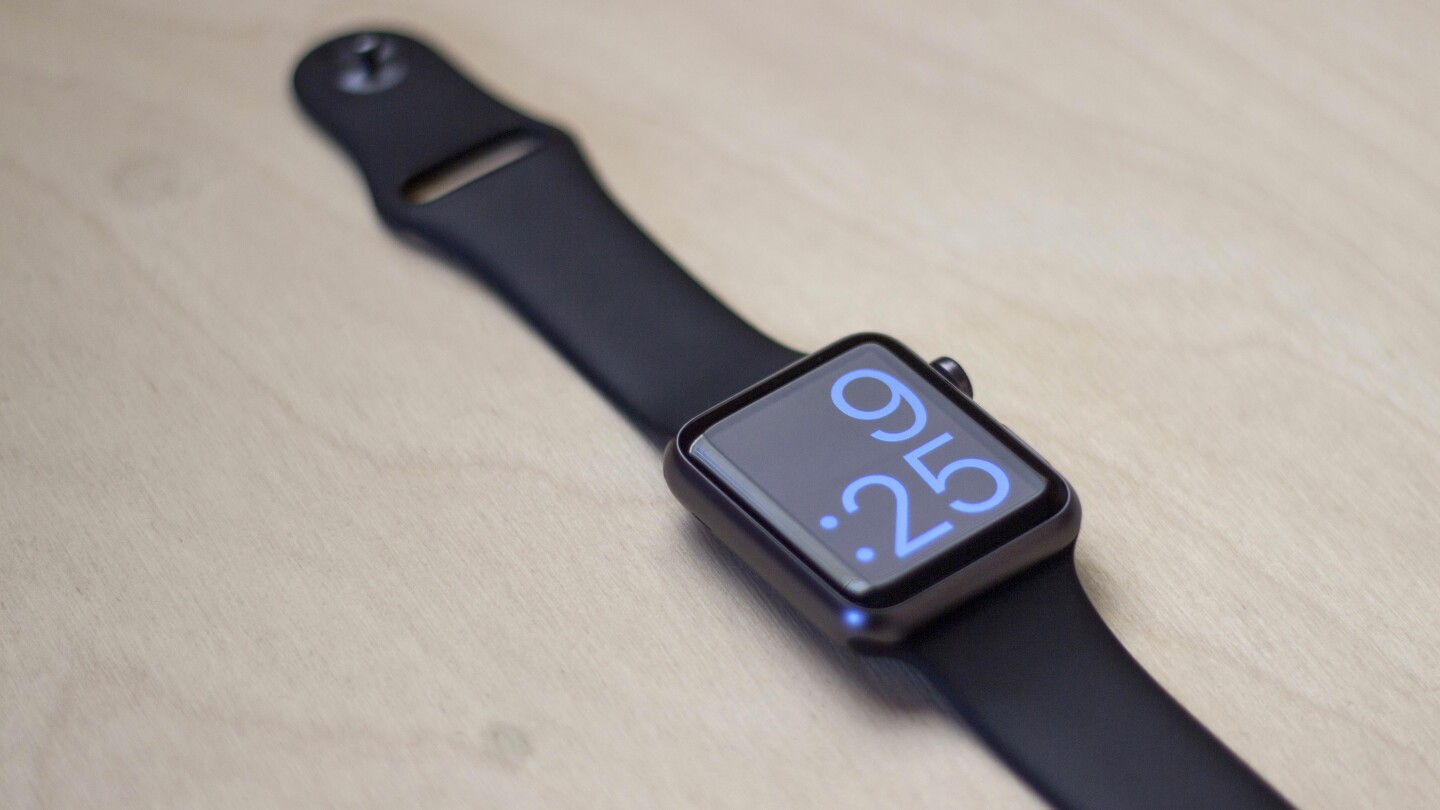The Apple Watch Sport may be the cheapest, but the Space Gray version we handled doesn't feel cheap at all – even with its rubber band (Photo: Will Shanklin/Gizmag.com)