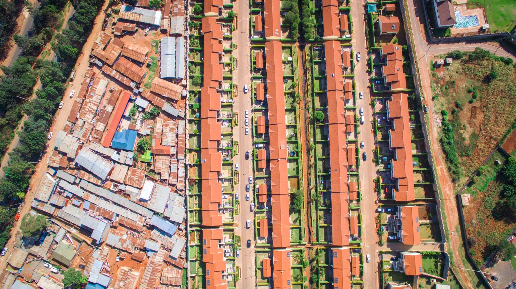 Stark contrast between the rich and poor in Nairobi