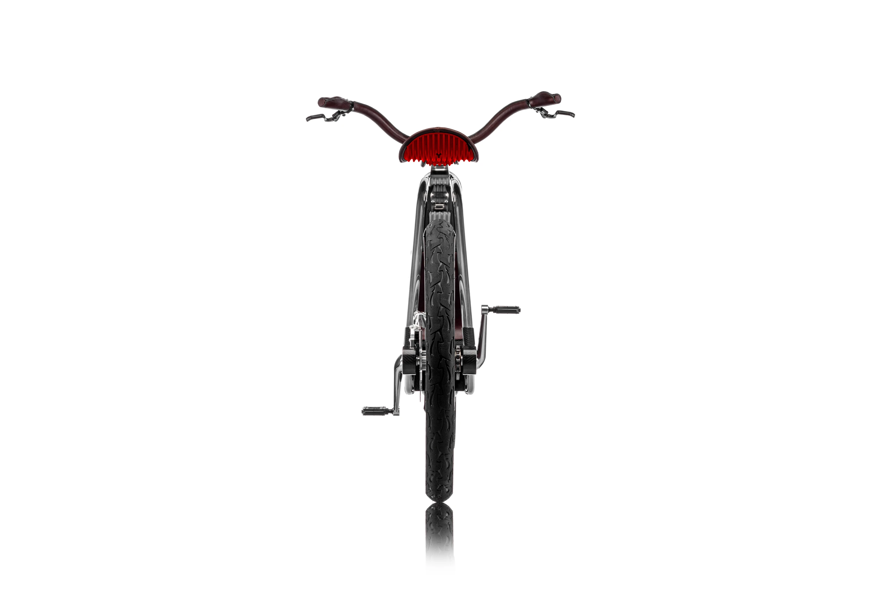 Cykno features 26-inch radial spoke wheels