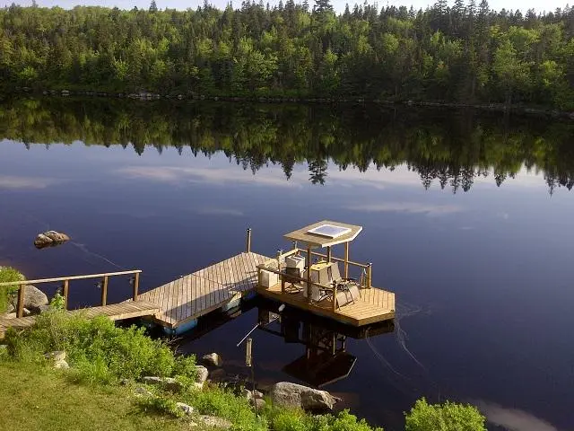 Baker fitted the roof of the boat with a home-built solar panel featuring 6 x 6 photovoltaic cells