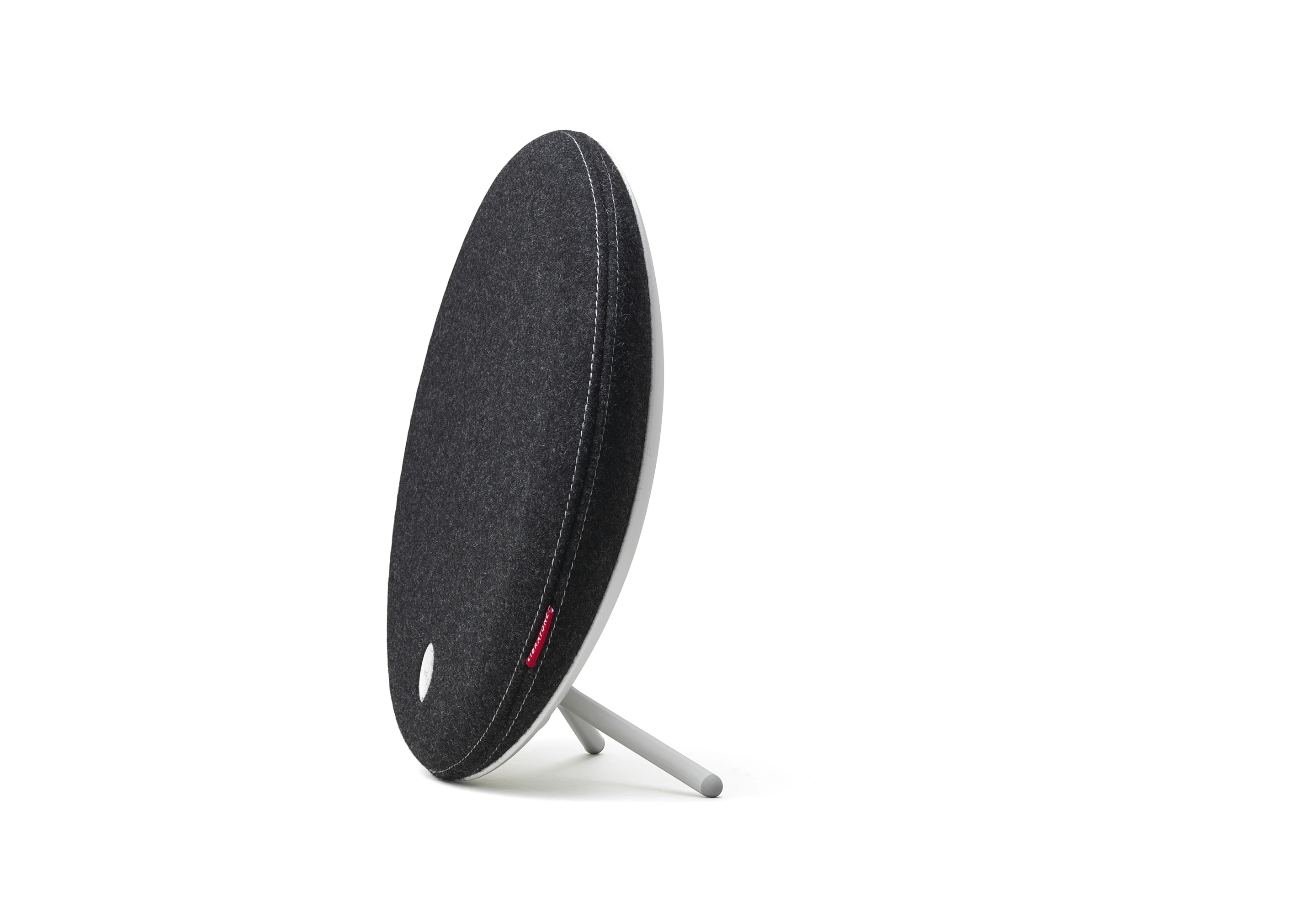 The Libratone Loop's cabinet has been specifically designed for the control of acoustic resonances and the delivery of quality sound