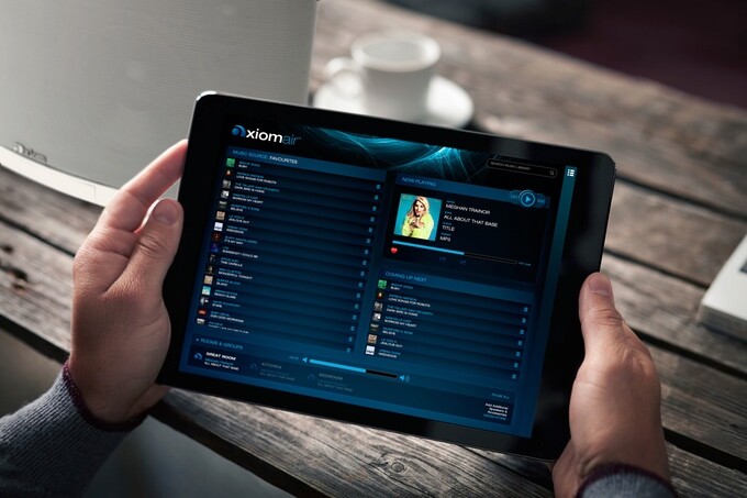 The AxiomAir broadcasts its own user interface to the source music device