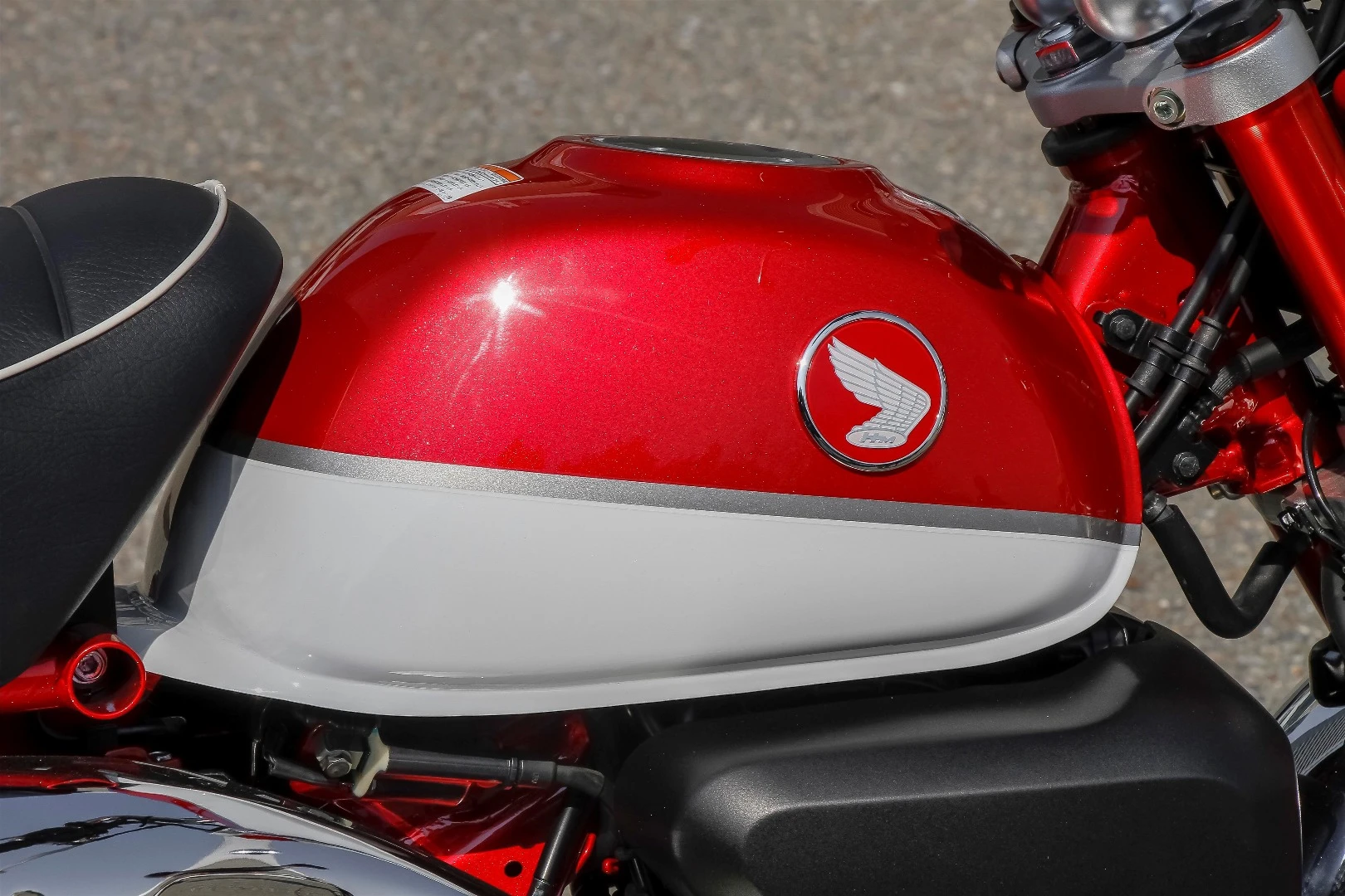 2018 Honda Monkey: 1.5 gallon tank