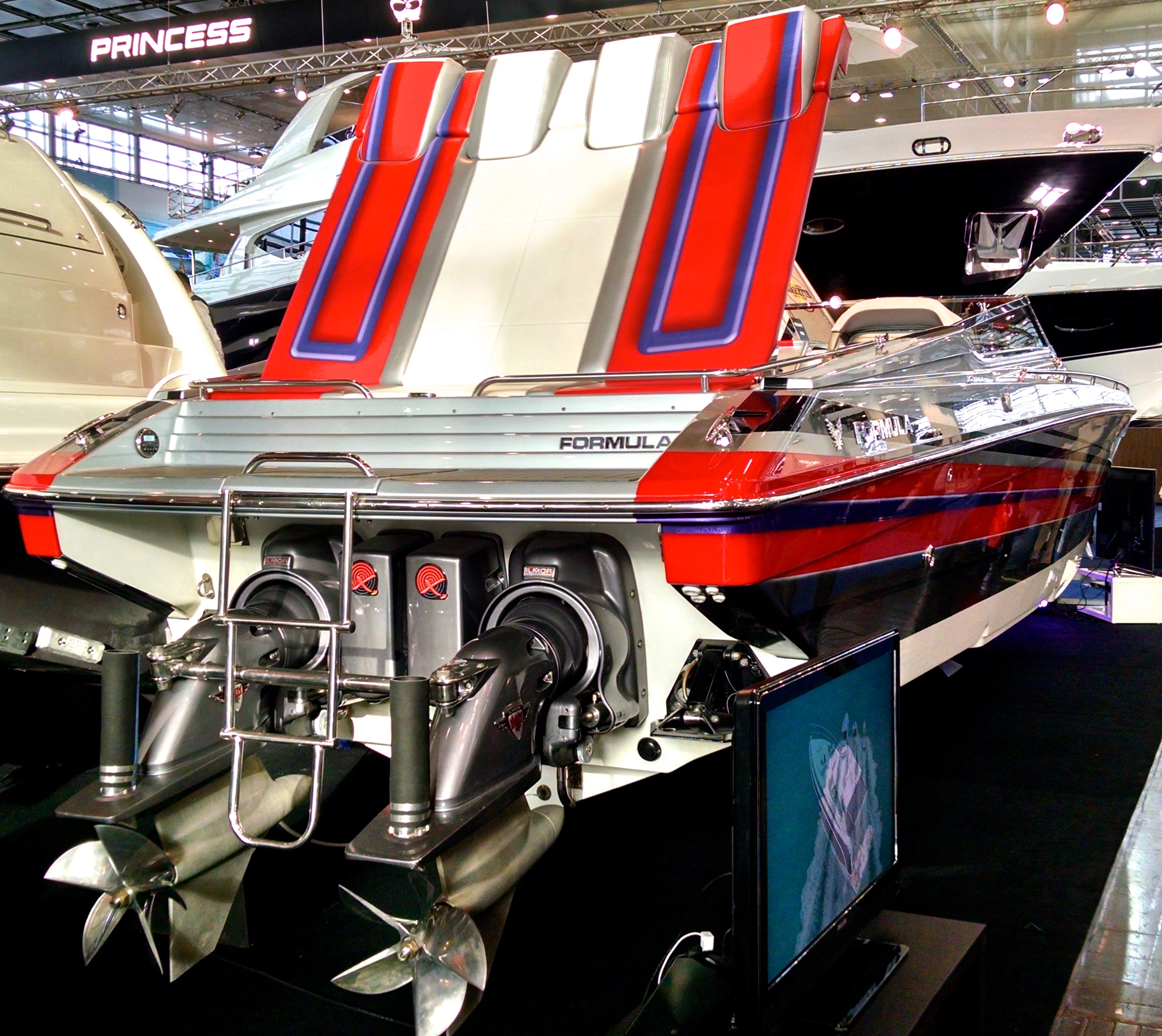 The impressive 1,430-hp Formula 382 Fastech (Photo: C.C. Weiss/Gizmag)