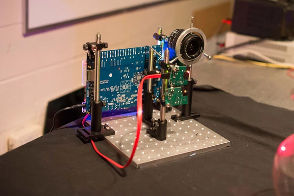 Front-quarter view of MIT's new TOF camera (Photo: MIT)