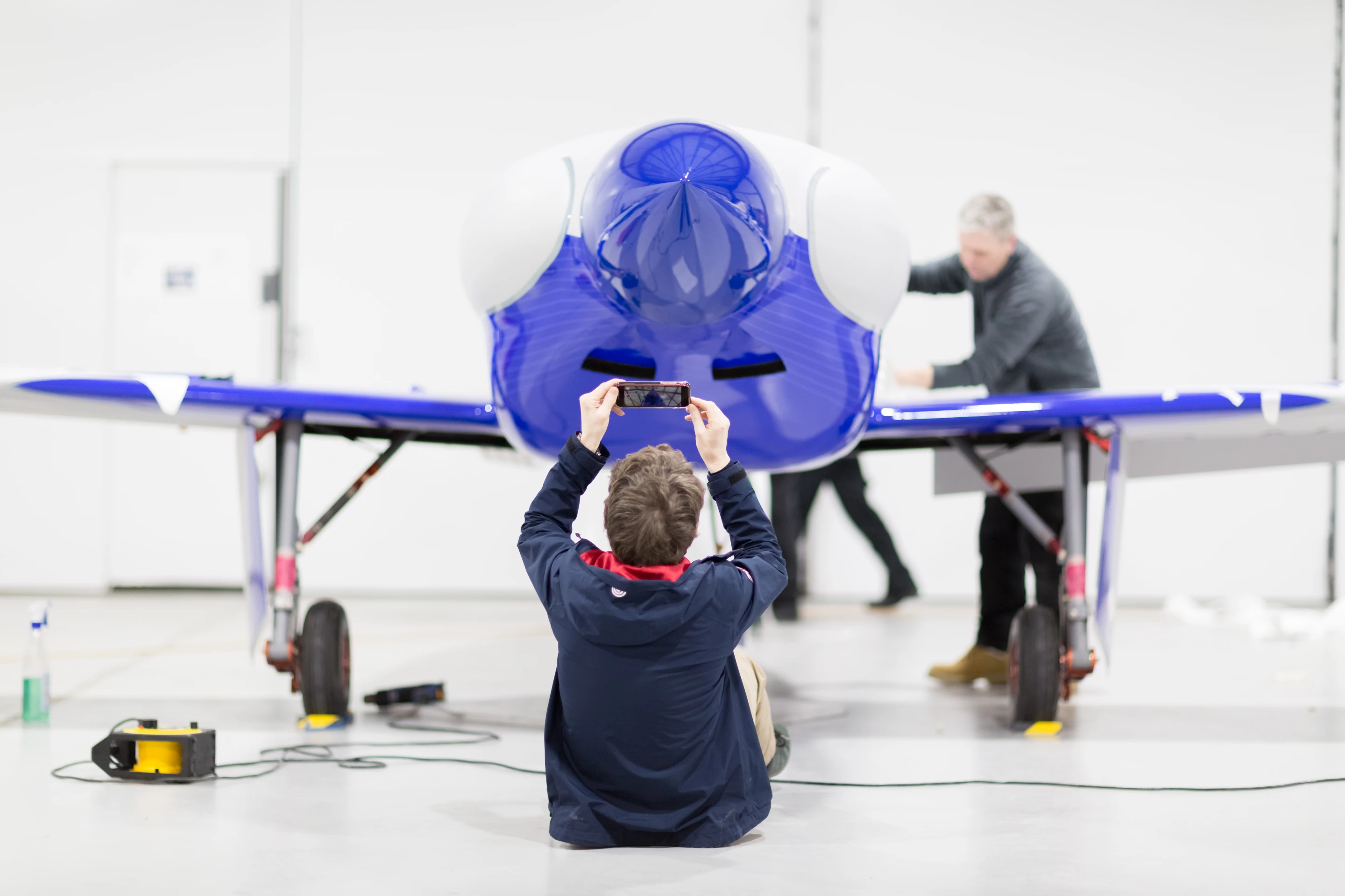 The electric racer produces zero local emissions