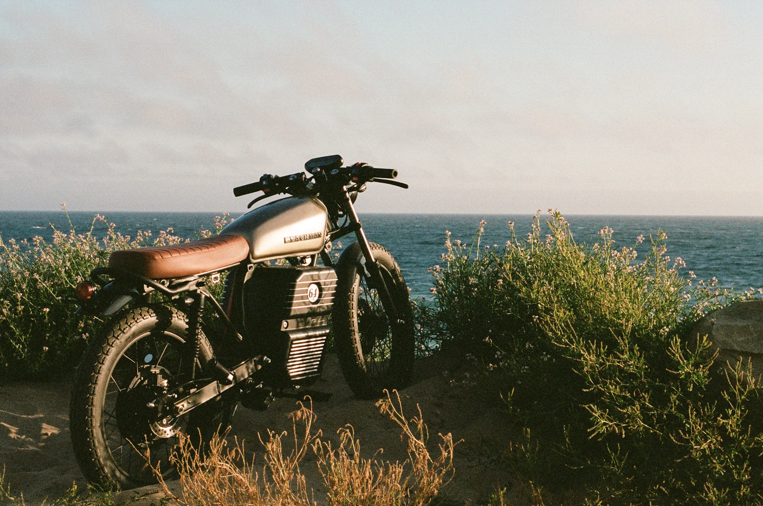 The '64 comes with the option of two removable battery packs