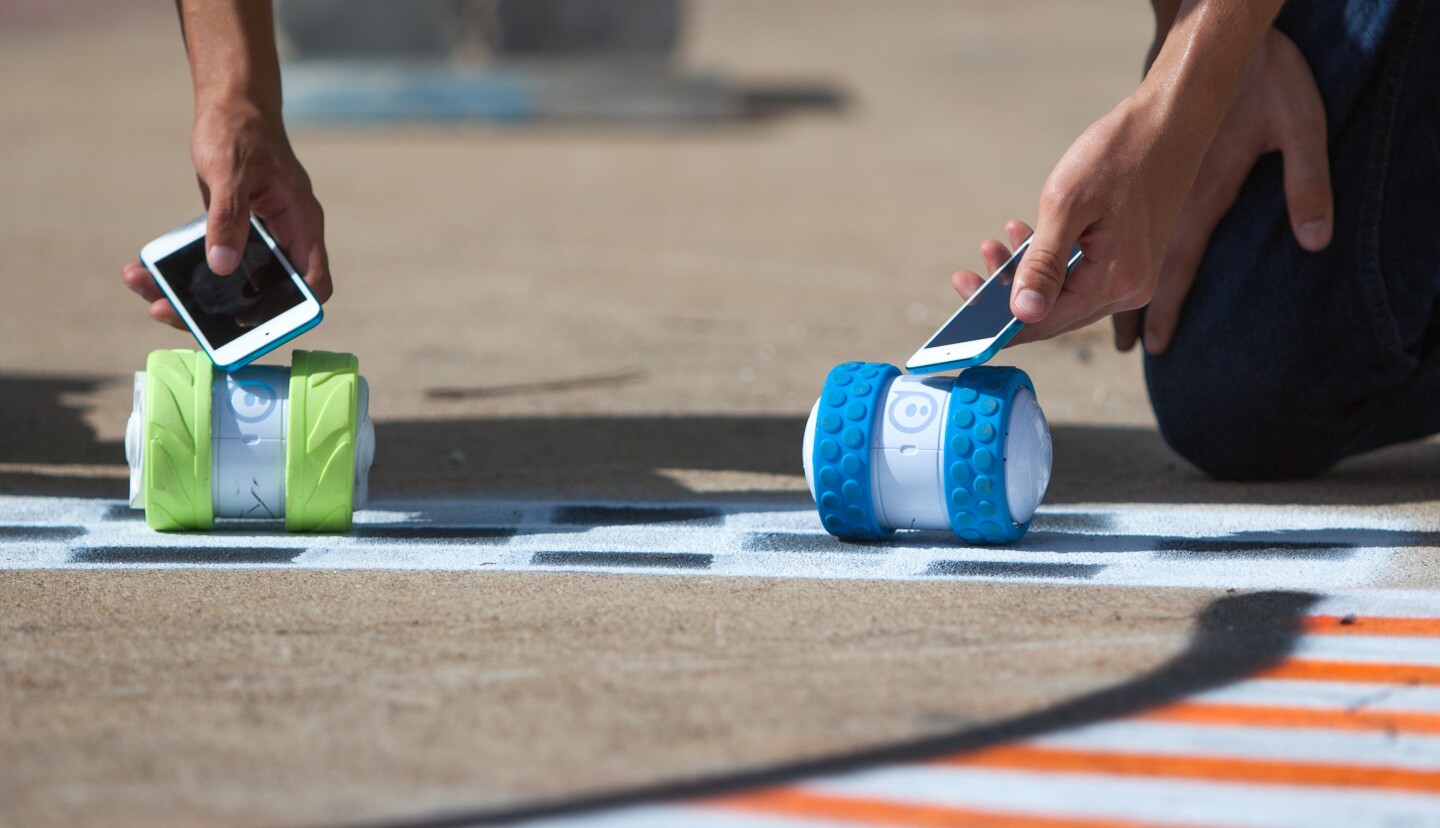 The Ollie can reach speeds of 14 mph and is controlled via an iOS or Android device