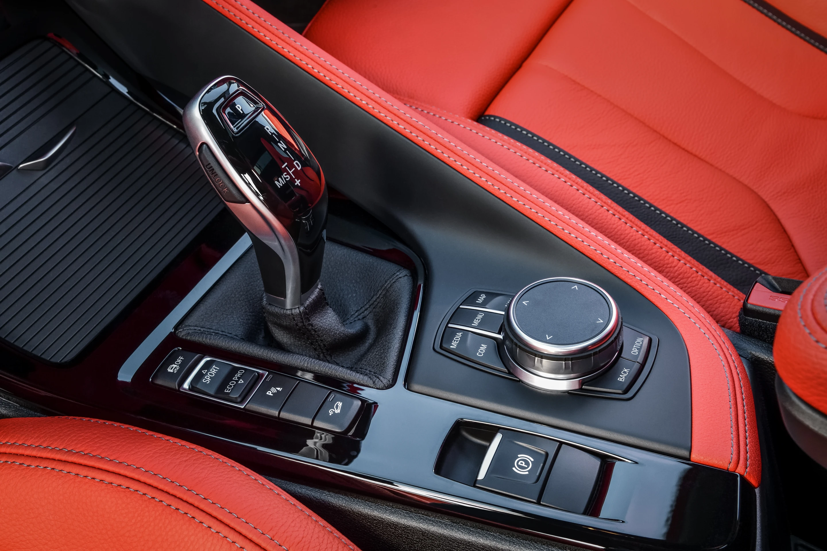 The BMW X2 M35i features an eight-speed Steptronic transmission