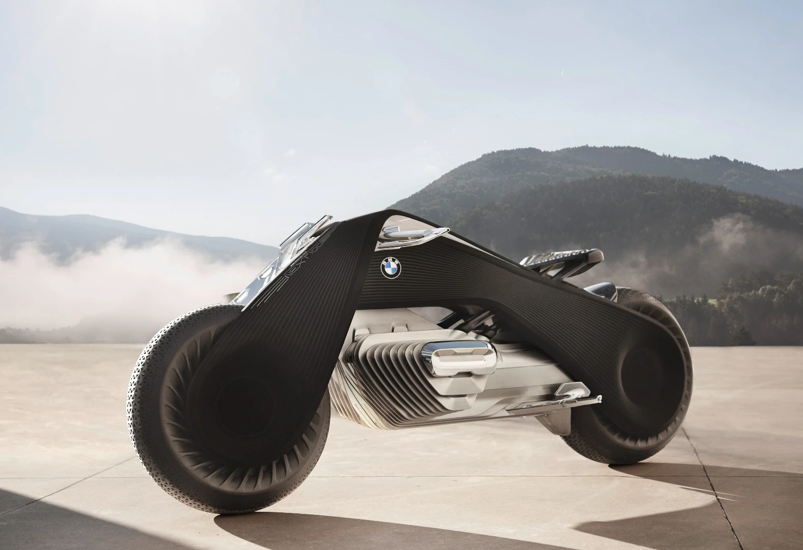 The BMW Motorrad Vision Next 100 can stand on its own and never tips over, whether moving or stationary