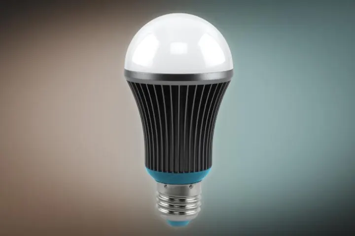 The idea is that the Silk lightbulb will give you energy boosting blue light in the daytime and warm light in the evening to help you chill