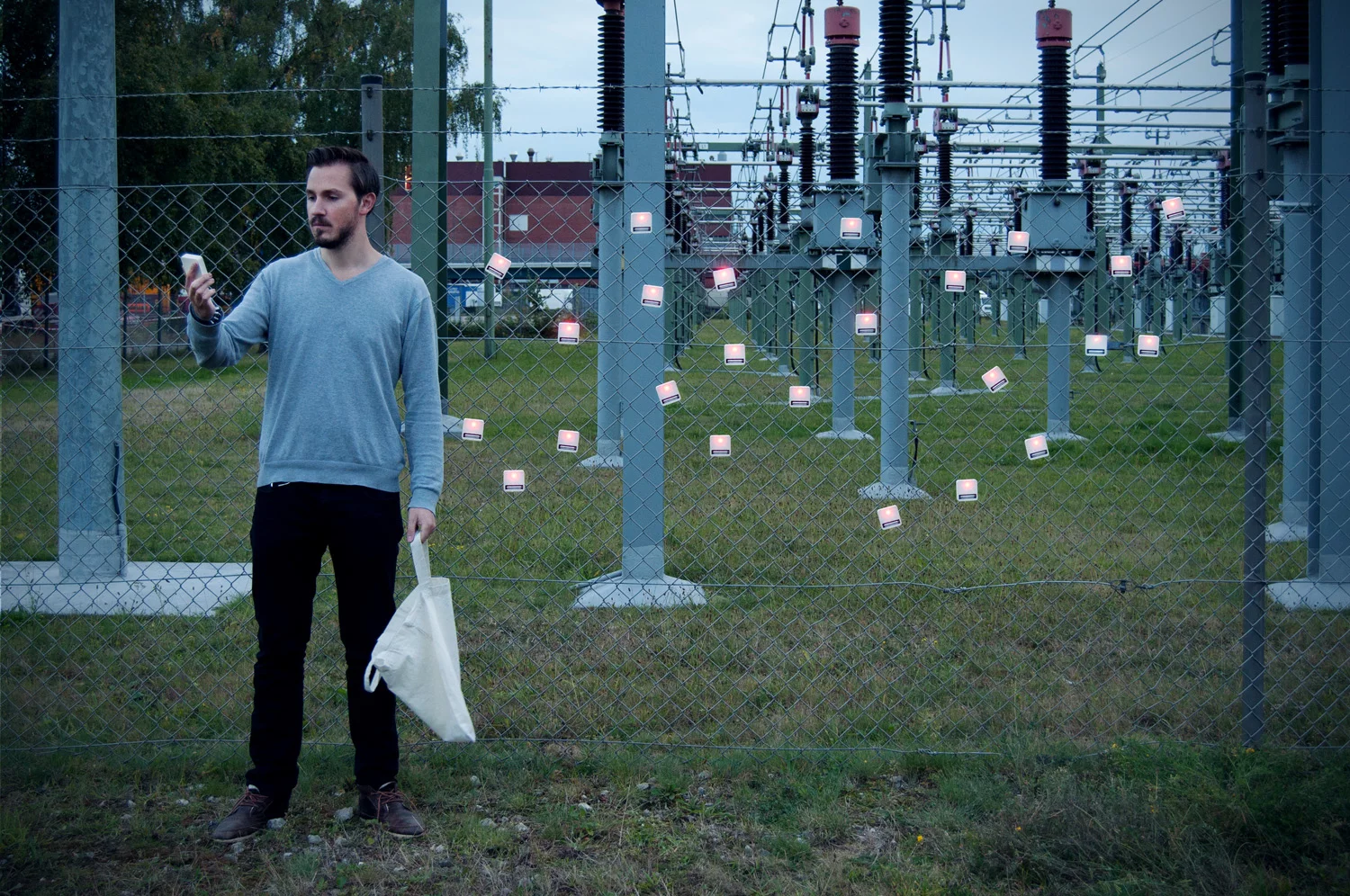 Despite viable electromagnetic fields being almost everywhere, it still takes a full day to charge a single AA battery