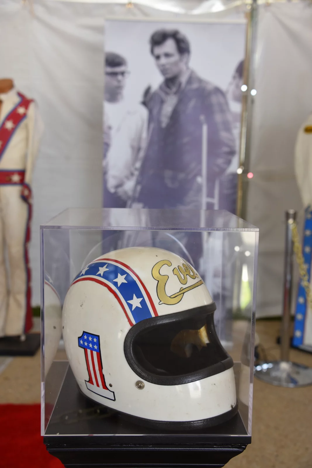 The Viva Knieval Helmet (Photo: Vicki Smith/Gizmag.com)