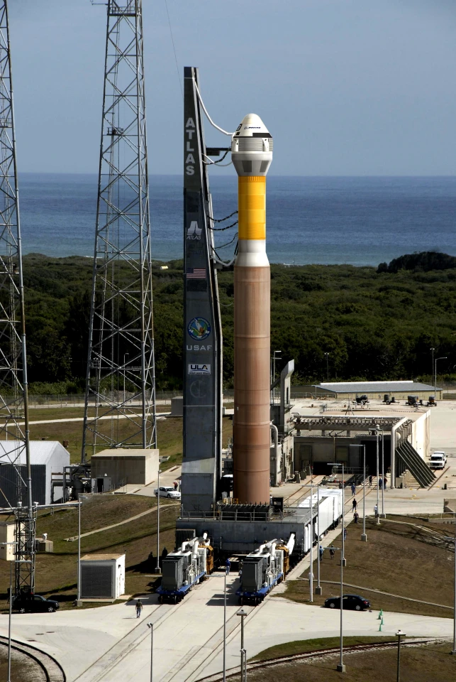 Artists concept of the CTS-100 and the Atlas V rocket