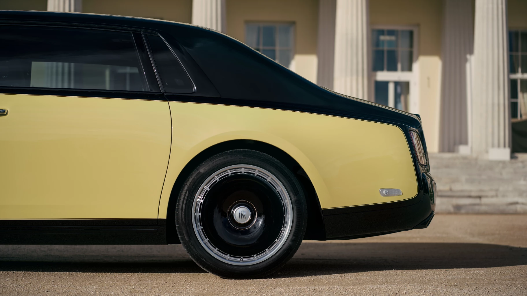 THe Goldfinger Phantom rear wing