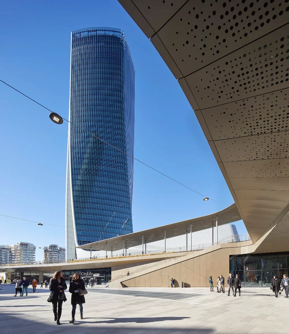 The Generali Tower is located on the City Life masterplan, a new development in Milan on a site formerly used by a trade fair