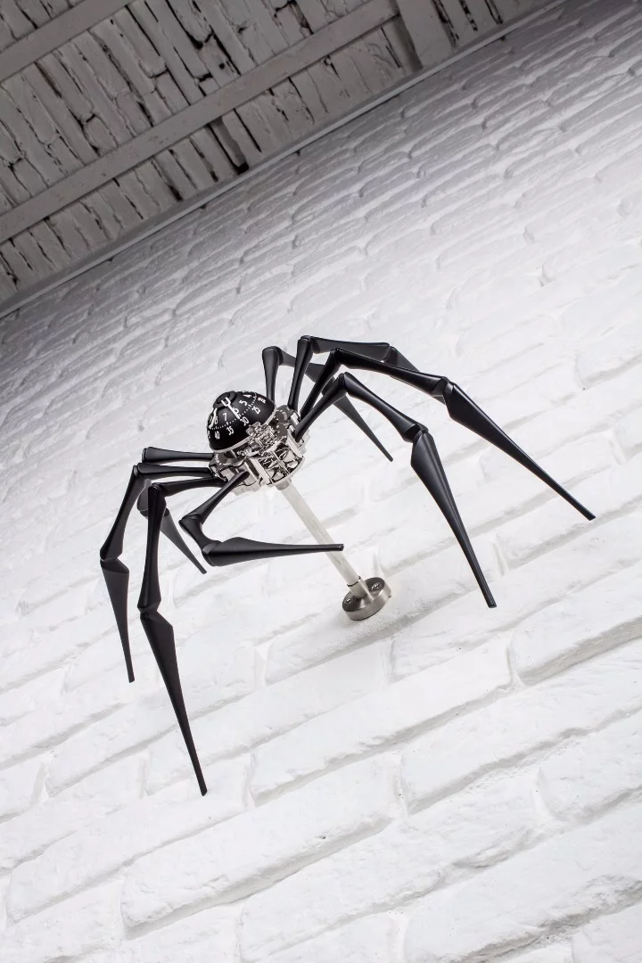 Arachnophobia references the Maman, a spider sculpture created by the iconic artist Louise Bourgeois