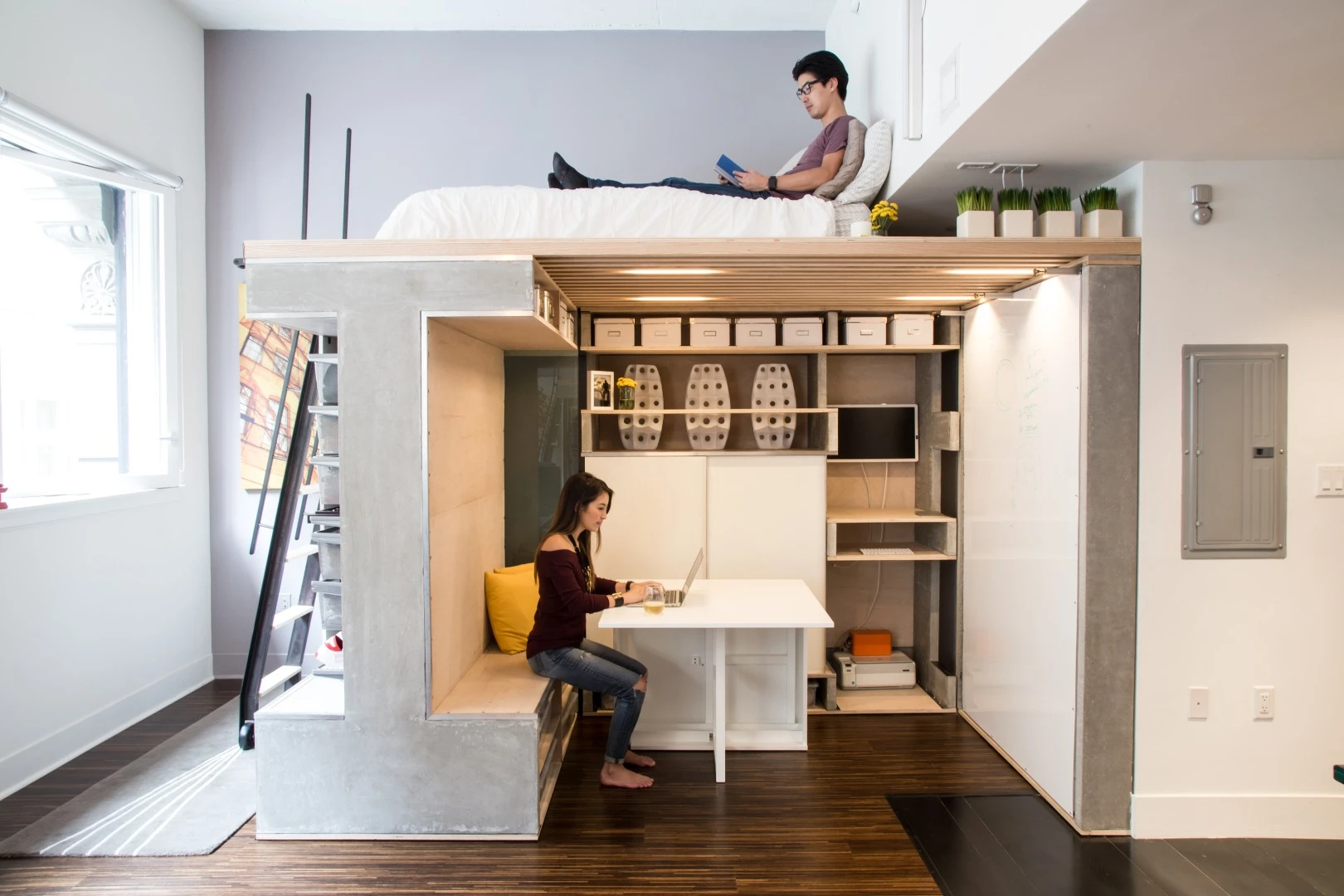 The upper and lower levels can be used as different spaces
