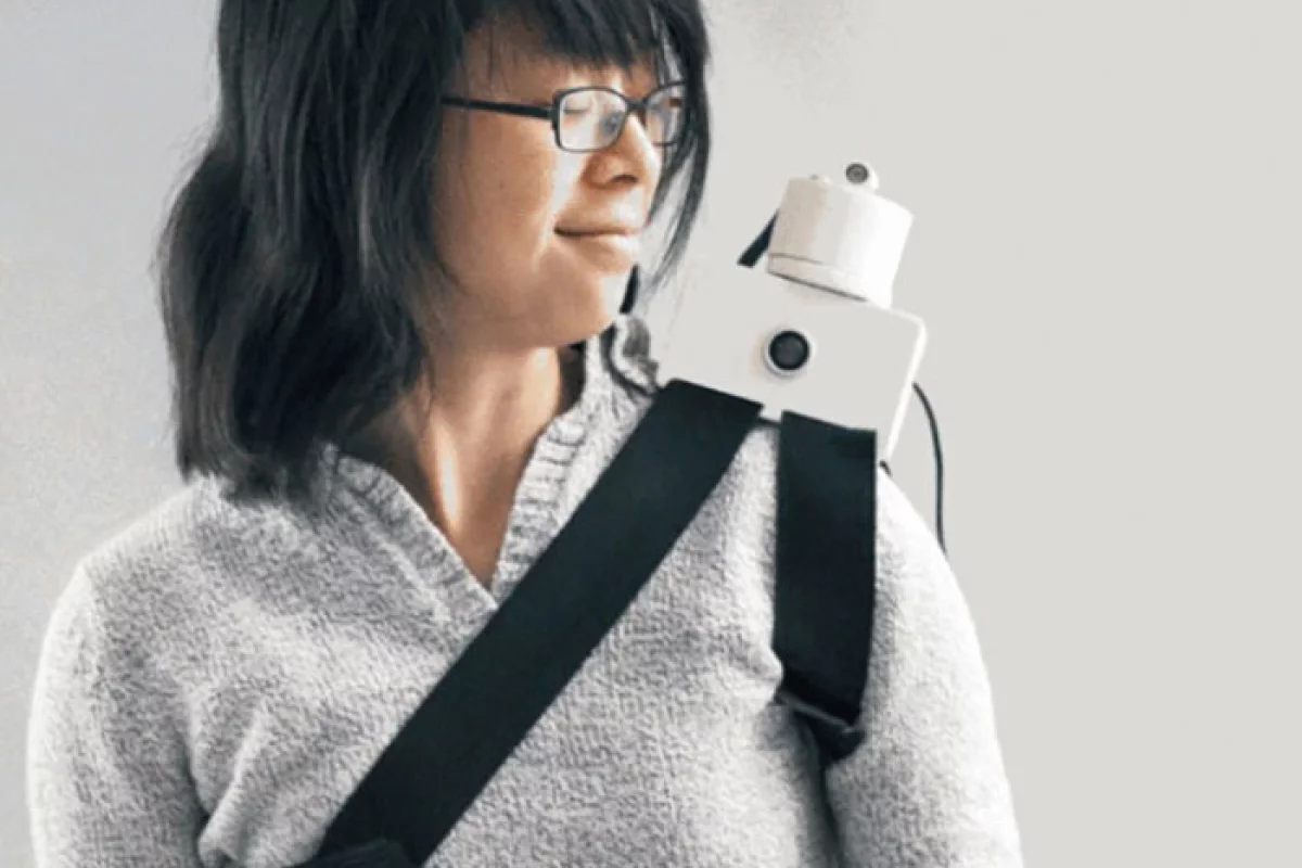 The Grasp shoulder-perching robot whispers instructions in your ear while watching what you do (Photo: Akarsh Sanghi)