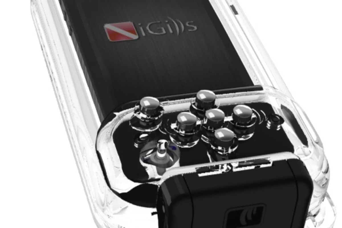 The SE-35 is waterproof to a depth of 130 feet (40 meters)