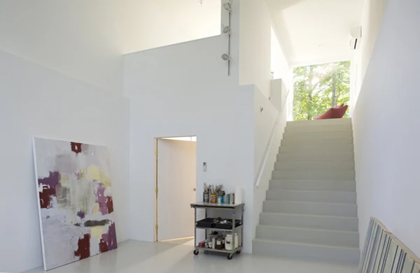 Container Studio was originally conceived as a backyard Art Studio