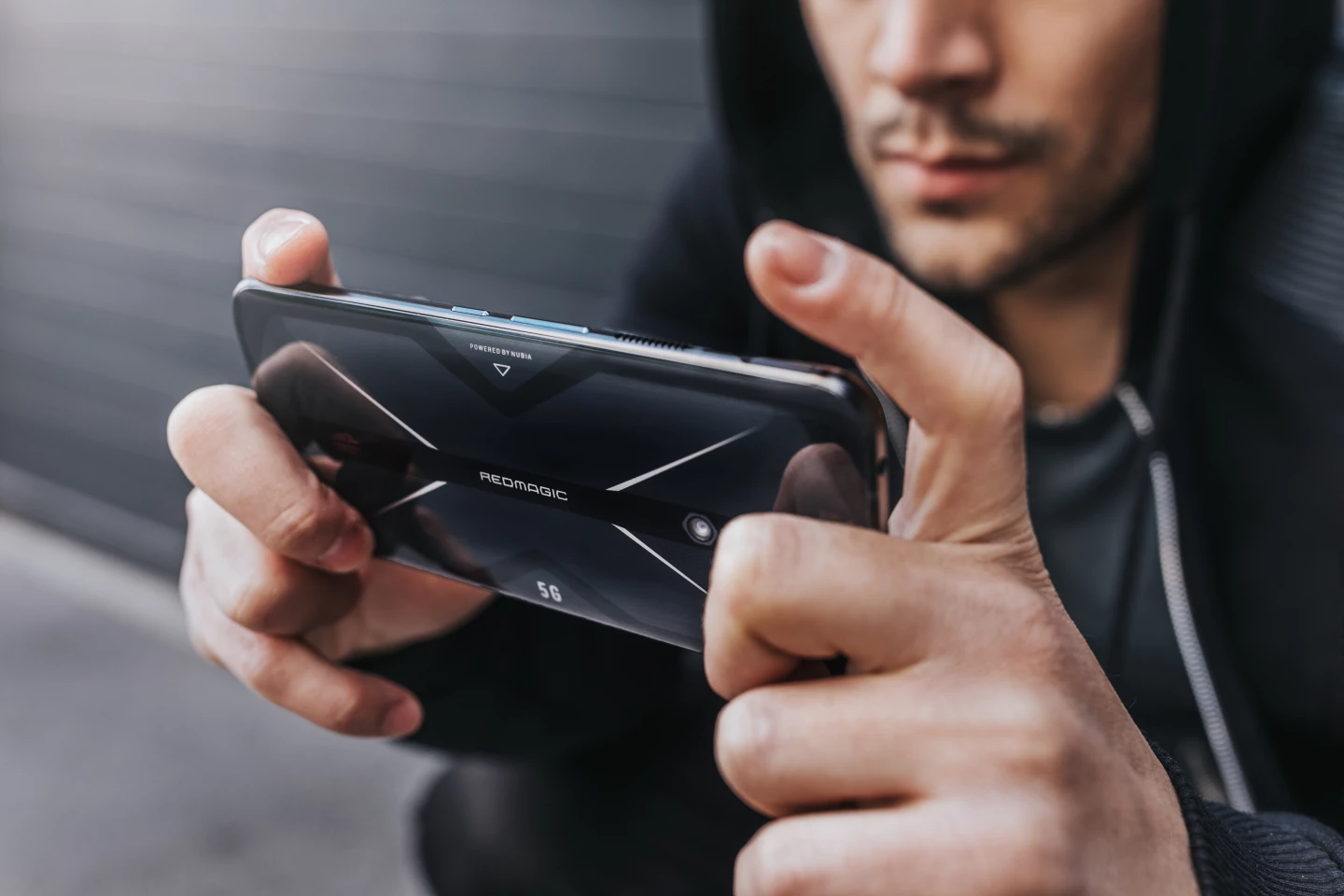 The RedMagic 5G is powered by a Snapdragon 865 flagship chipset, supported by up to 12 GB of RAM and 256 GB of storage