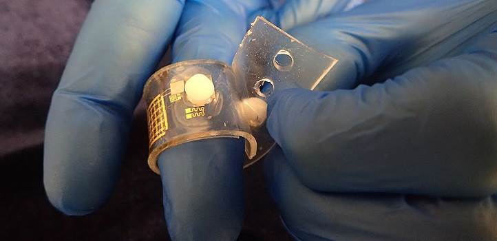 While the new version of Marine Skin presently records the same data as the original patch, plans call for the addition of sensors that will also allow it to measure factors such as the water's oxygen and carbon dioxide levels, and the animals' geographical location