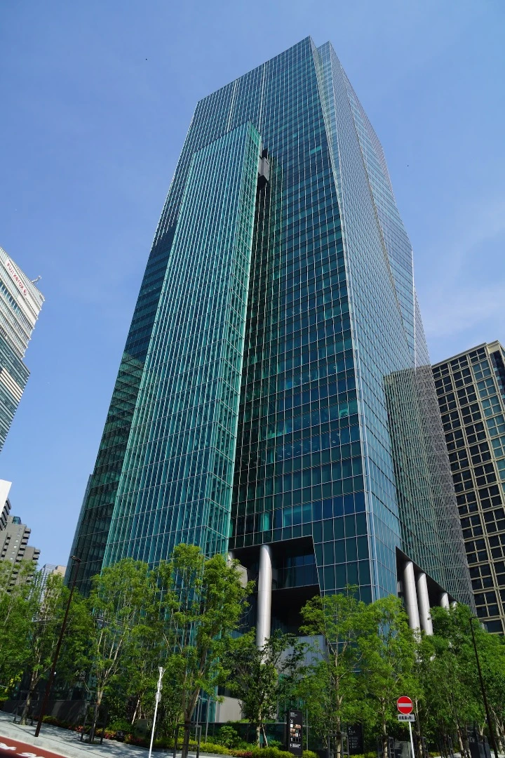 The Sumitomo Fudosan Roppongi Grand Tower, by Nikken Sekkei Ltd, has the largest passenger elevators in Japan