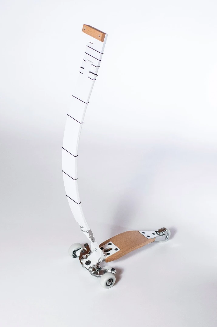 The w scooter will be made of plywood, stainless steel, PVC foam and polystyrene