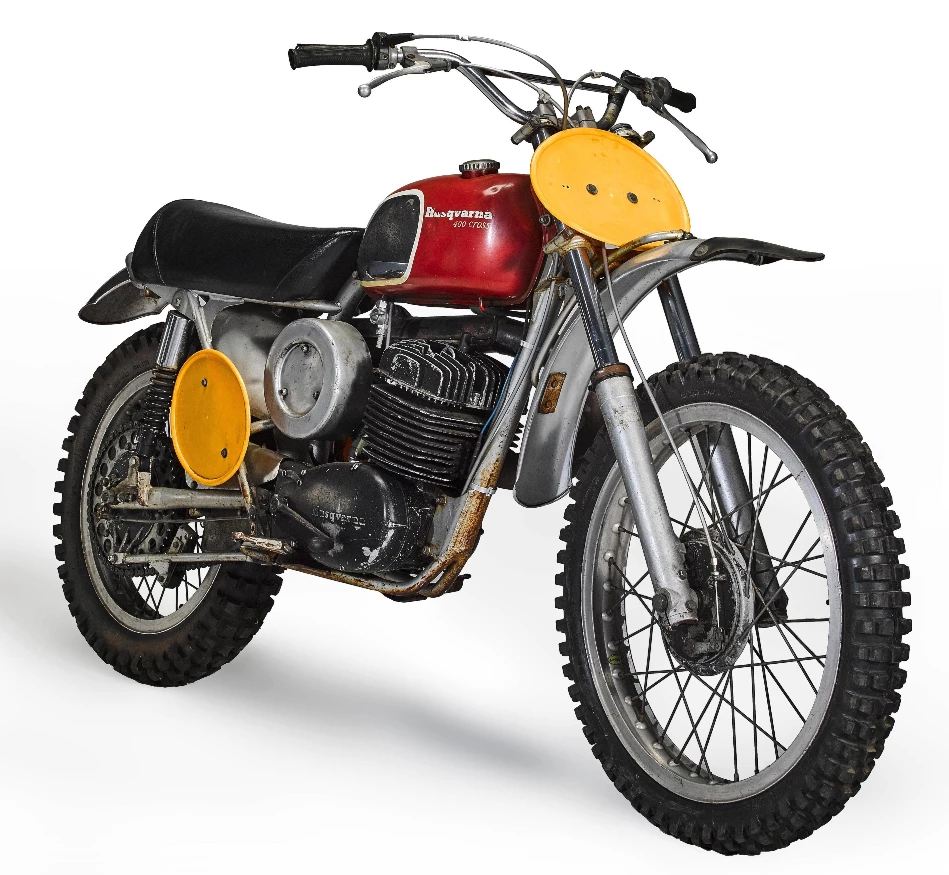The real On Any Sunday McQueen Husqvarna had never been identified until recently because Steve McQueen owned many Husqvarnas, beginning in 1968, including at least three 400 Cross models and there was no definitive proof as to which bike had been used in the filming. Indeed, just over a decade ago, Husqvarna enthusiast and restoration expert Rob Phillips of Huskyrestoration.com, purchased 1970 Husqvarna 400 Cross #MH-1341 (the bike being sold at auction on October 6, 2018) for $1500 with the aim of restoring it.
