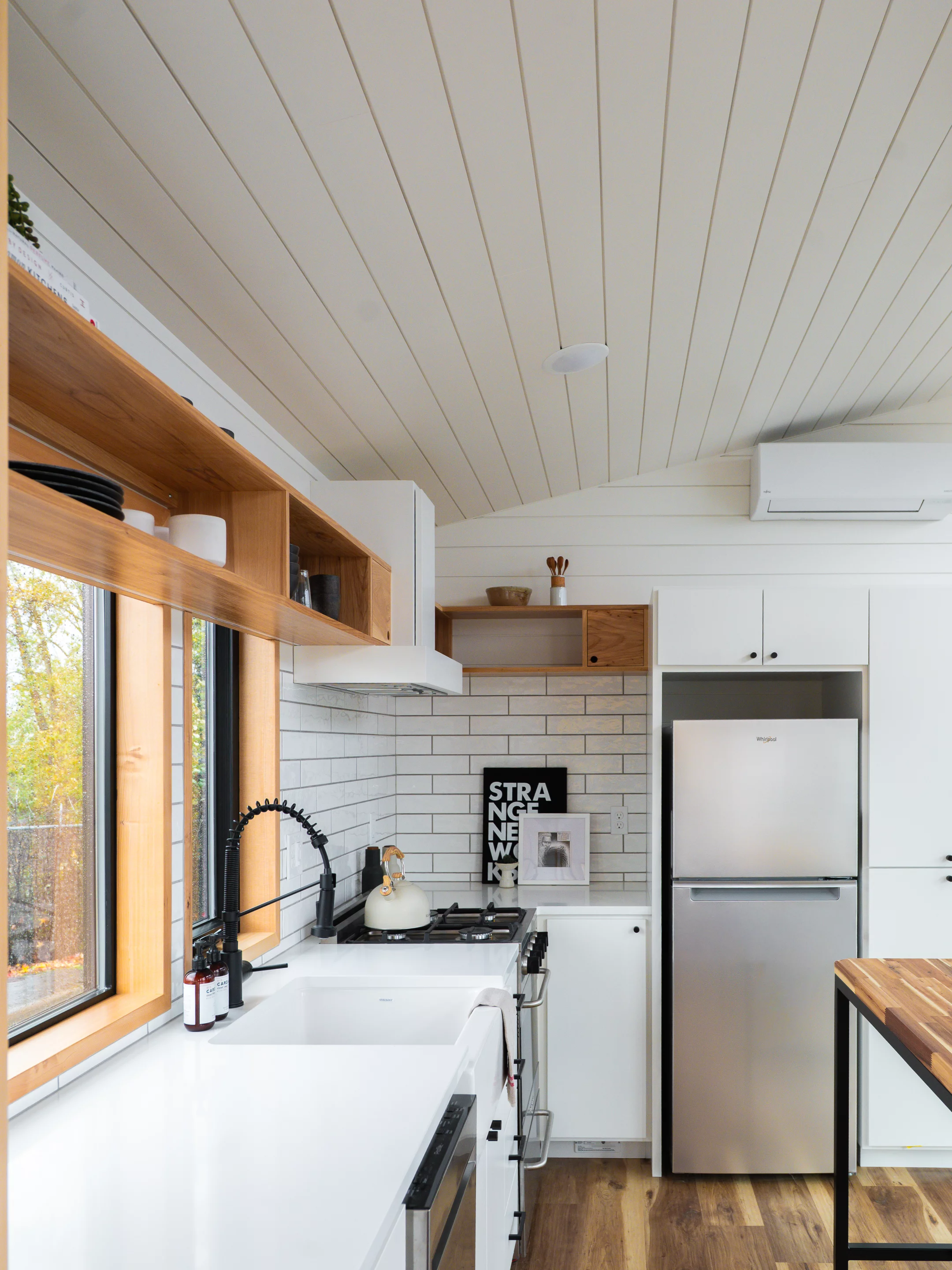 The Urban Park Max 37's kitchen includes full-size appliances