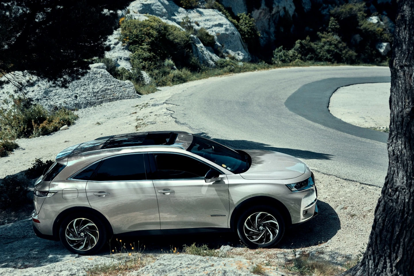The Crossback’s 1.5-liter four-cylinder engine is Euro 6.3 compliant