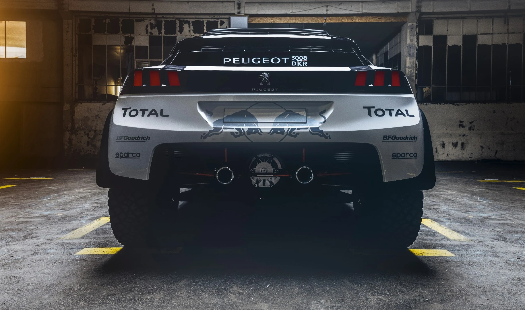 The 3008 DKR has some new styling elements when compared to the 2008 DKR