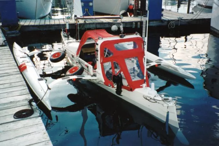 Steven Roberts' Microship micro-trimaran