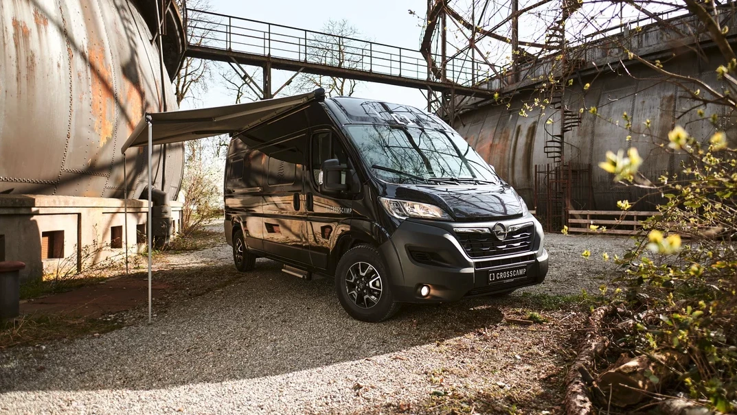 Crosscamp also launched the Full series this month, bring a more traditional but still versatile floor plan to 599- and 639-cm Movano vans