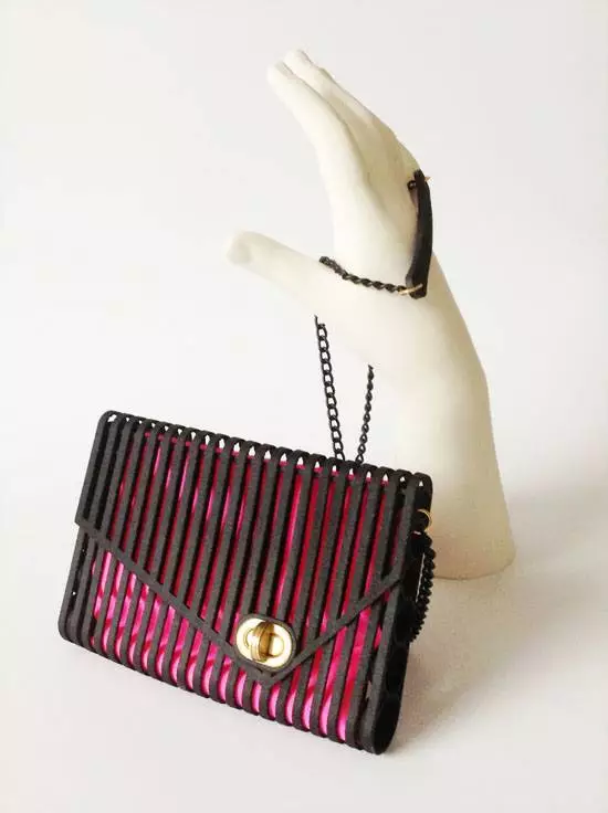 A hand bag made using i.materialise's flexible Rubber-like material