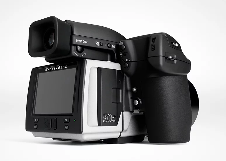 The Hasselblad H5D-50c has an ISO range of 100-6400, up from ISO 50-800 in its predecessor, the H5D-50