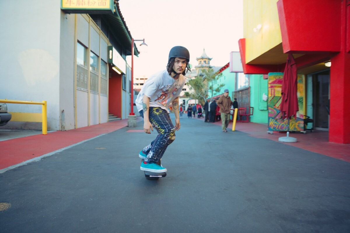 Smaller Cheaper Onewheel Pint Electric Skateboard Packs A Fold Out Handle For Easier Carry