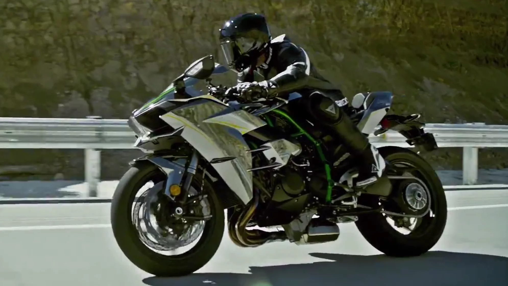 The most obvious difference between the H2 and anything we've seen before is the preposterously meaty mid-range. It's forte is acceleration and everything appears focused on delivering the most breathtaking, hand-of-god acceleration ever.