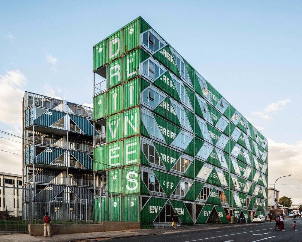 Drivelines Studios is located on an awkward triangular site in Johannesburg