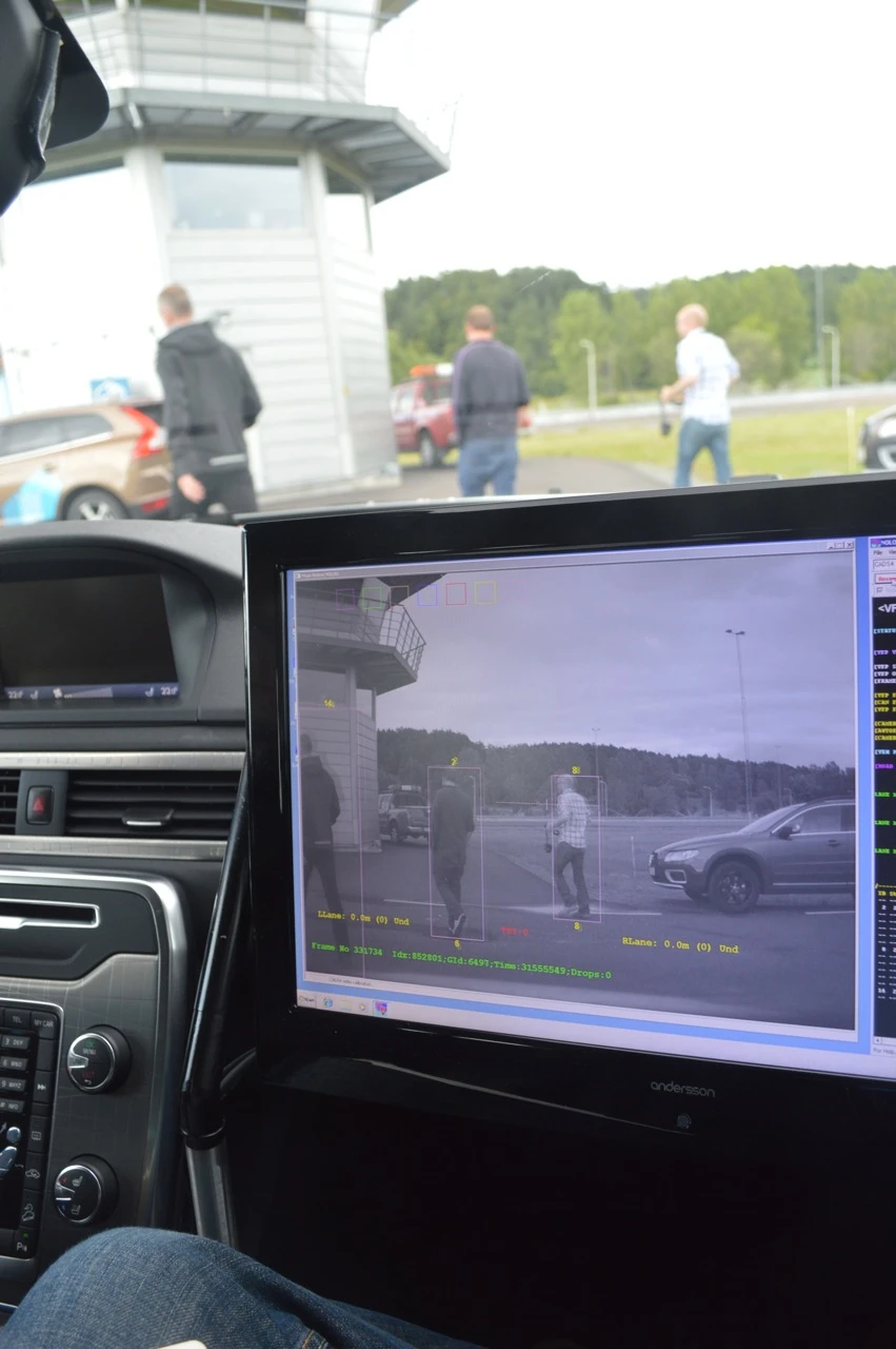 The animal detection system is a development of Volvo's pedestrian detection tech (Photo: Gizmag)