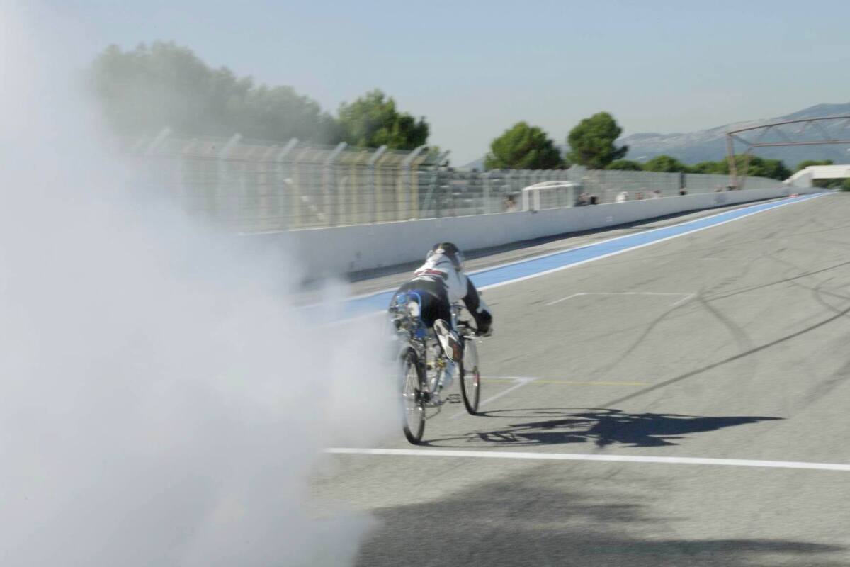 Francois Gissy's rocket bicycle that took him to 333 km/h (207 mph) (Photo: Gerard Toutin / Exotic Thermo Engineering)