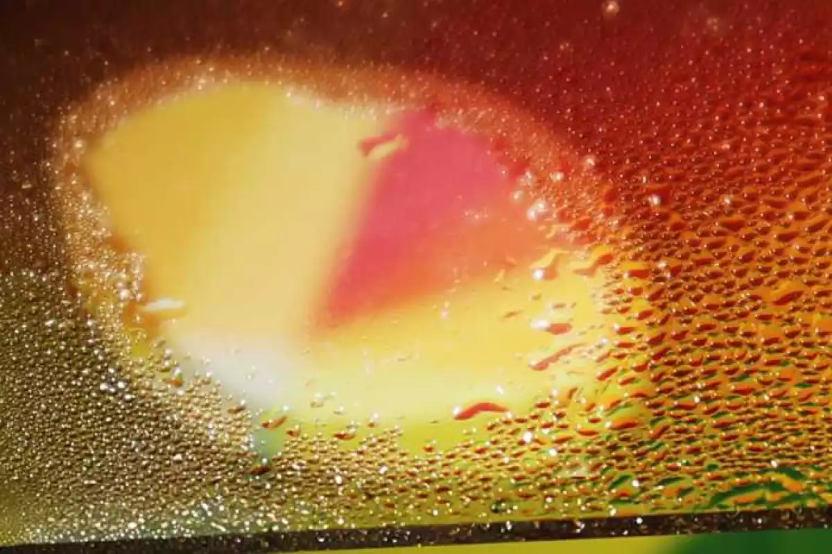 The new coating reacts to simulated sunlight to defog a glass surface