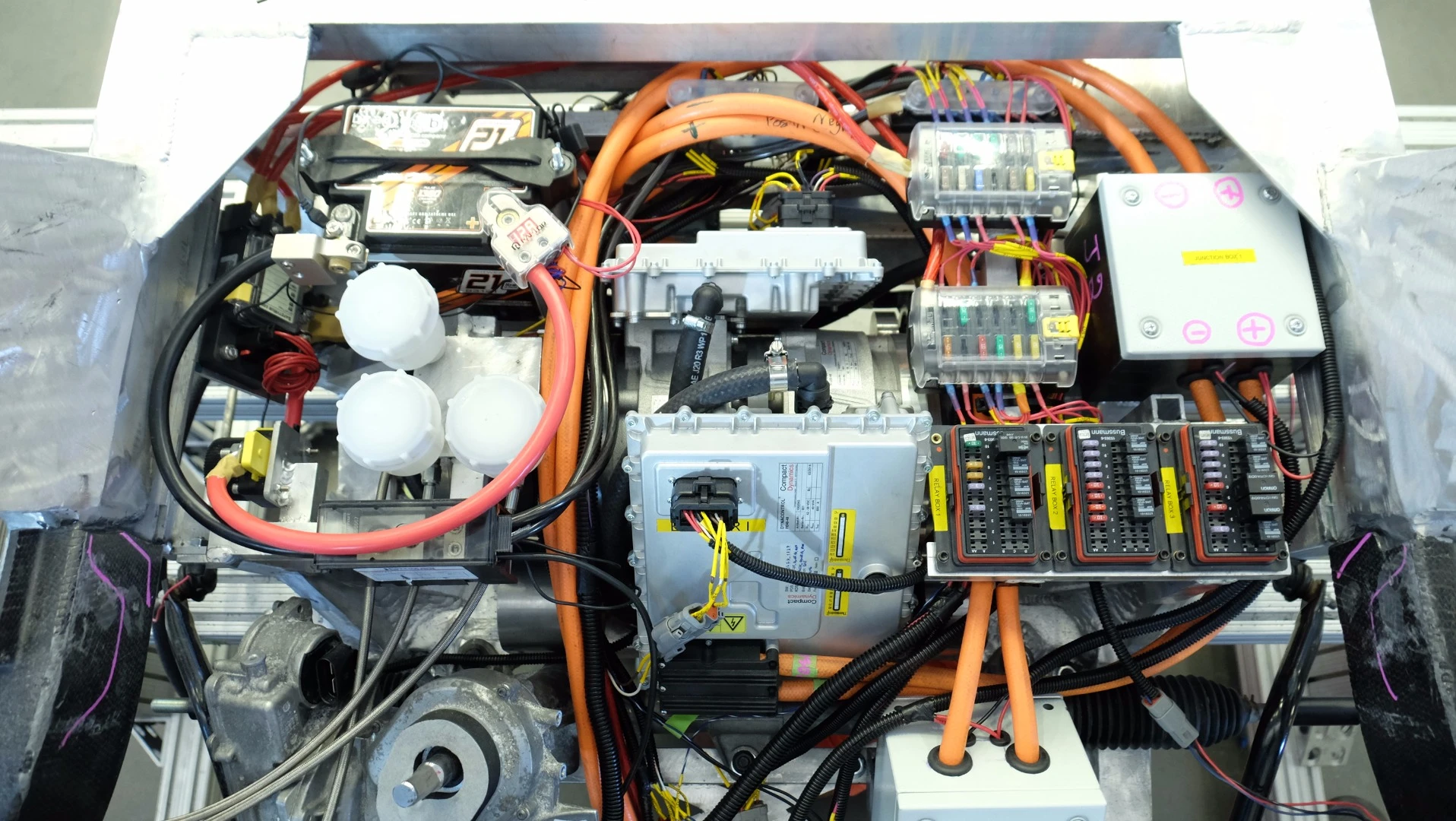 A key of the Deep Orange 7 design is a scalable powertrain that (theoretically) offers plug-in hybrid, combustion engine and all-electric options