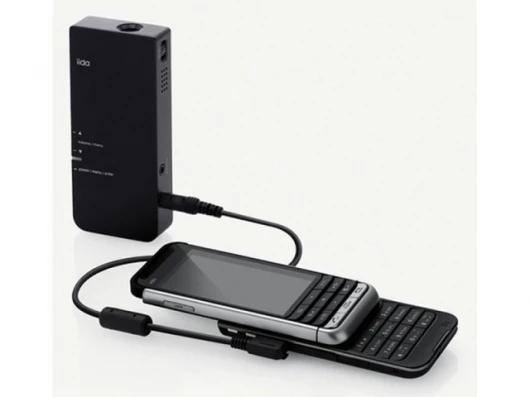 The pico projector is compatible with the iida G9 cell phone