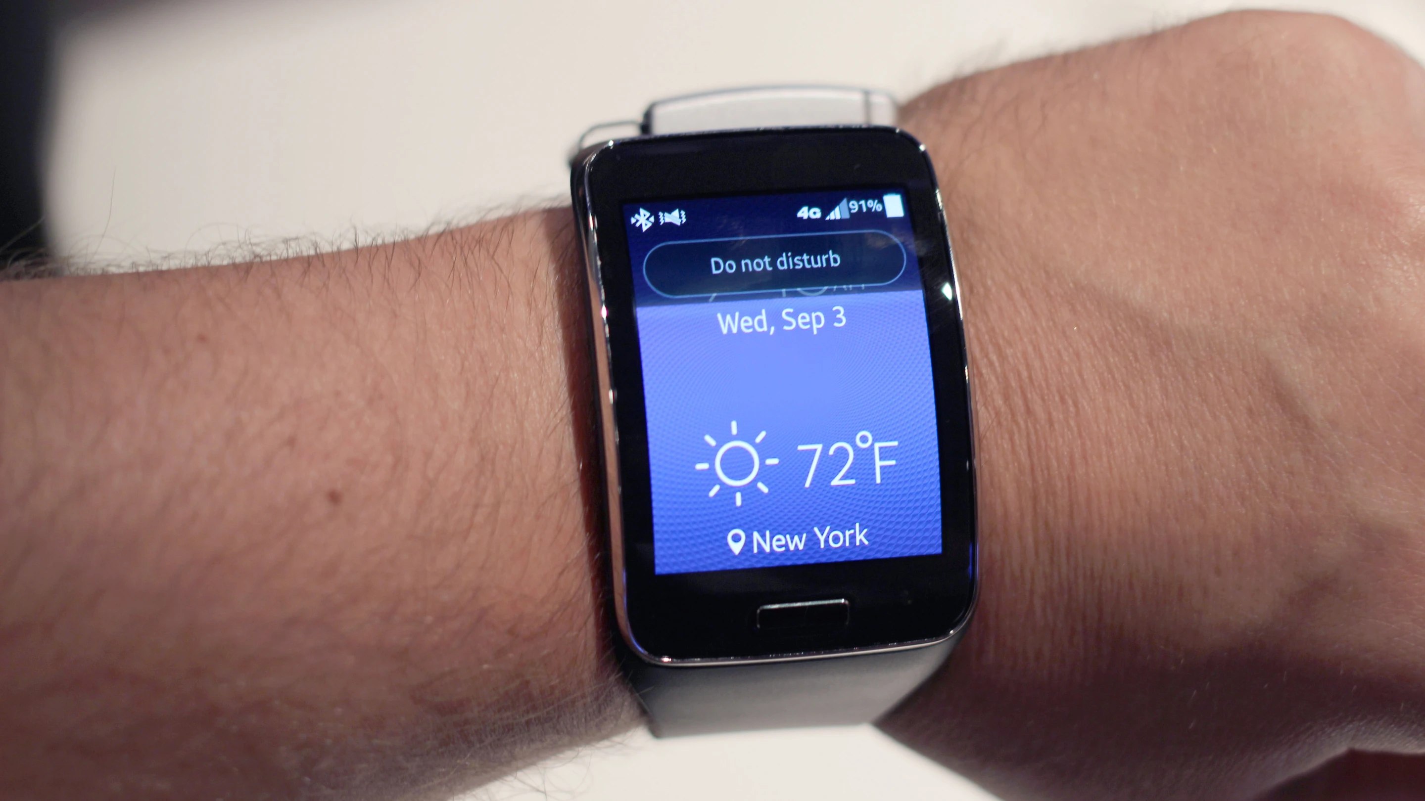 Samsung Gear S (Photo: Will Shanklin/Gizmag.com)